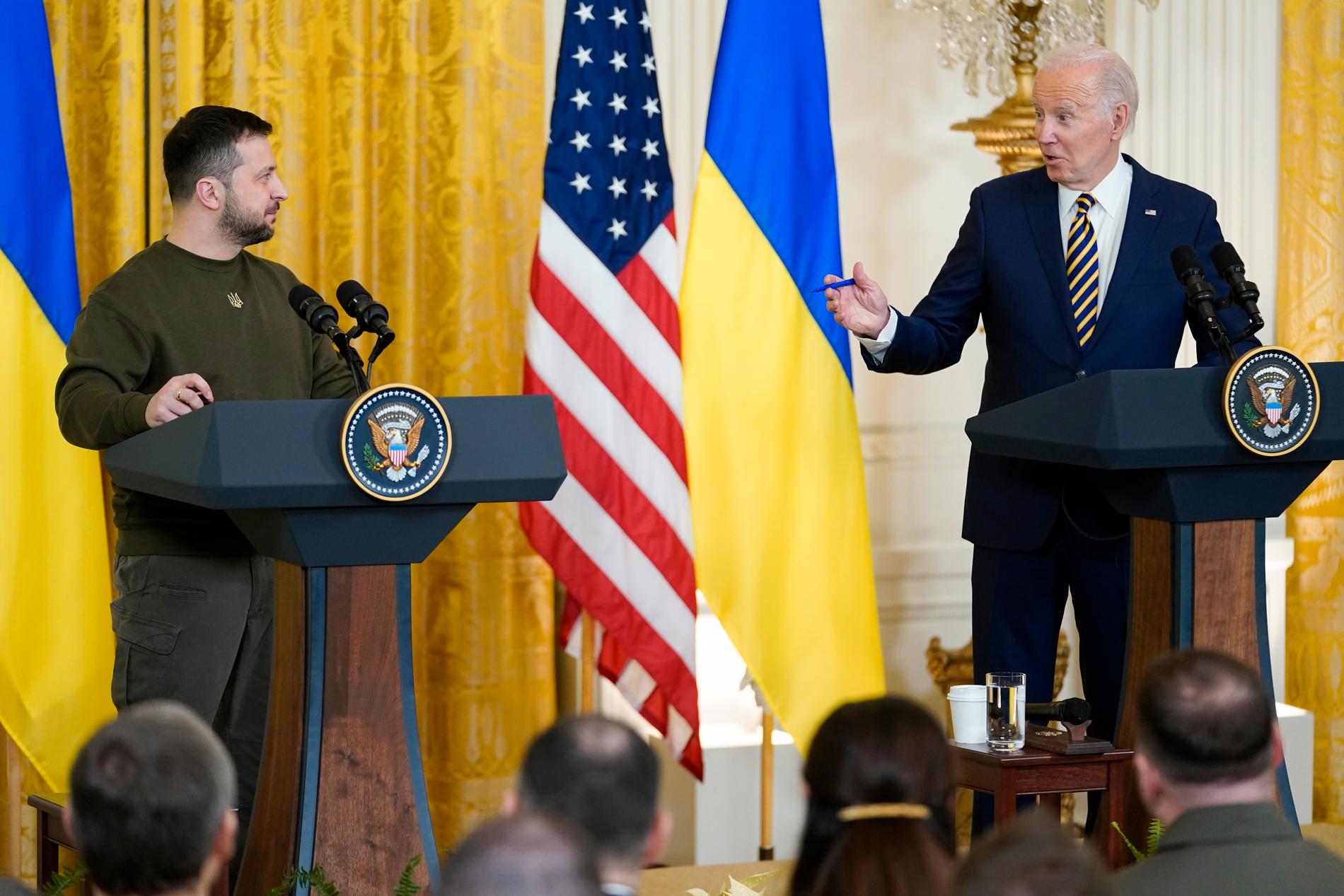 President Volodymyr Zelenskyj och president Joe Biden på presskonferens i Vita huset.
