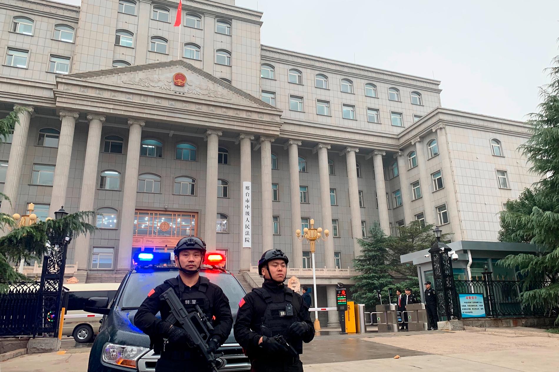 Nio personer har av en domstol i Xingtai i Kina dömts för fentanylsmuggling till USA.