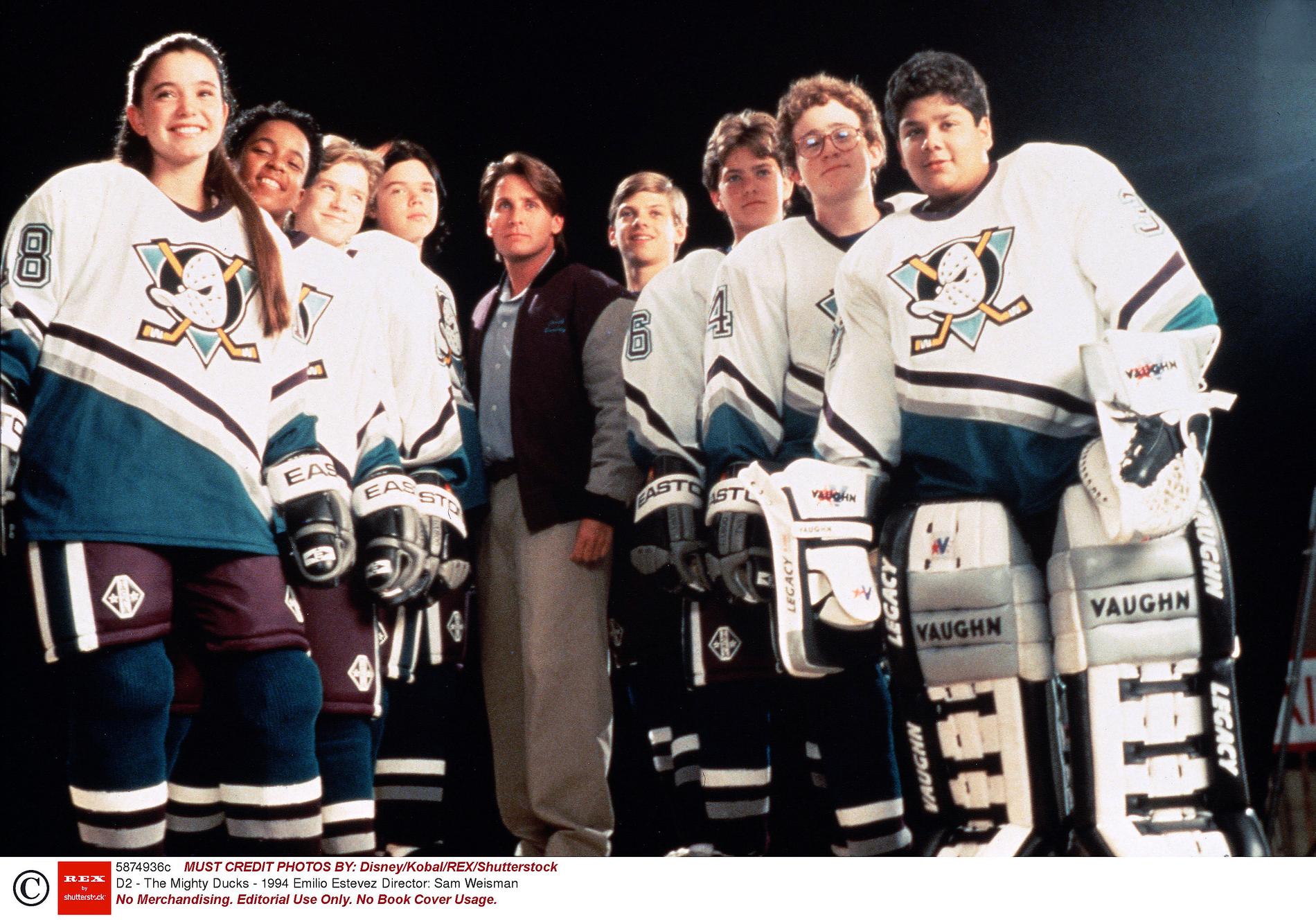 Gänget i ”The Mighty Ducks” blir tv-serie.