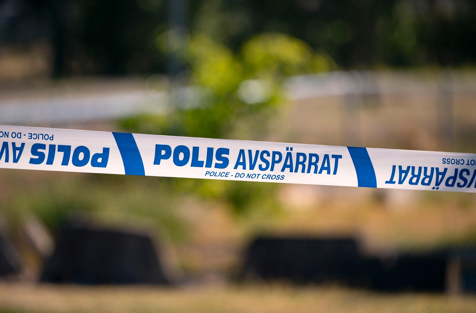 En lägenhet i Södertälje är avspärrad efter misstanke om mordbrand. Arkivbild.
