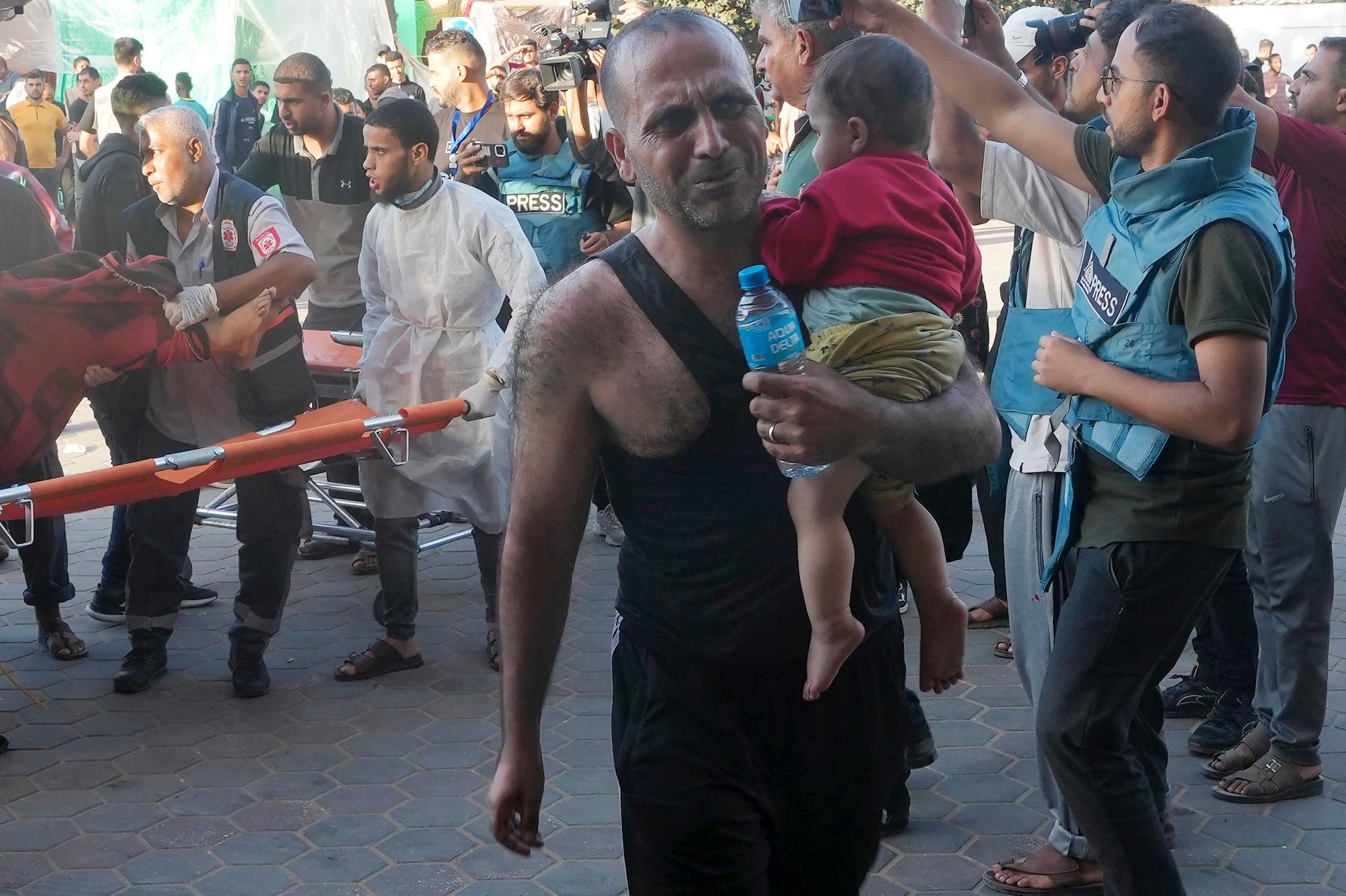 Palestinier söker vård efter attacker, 10 november.