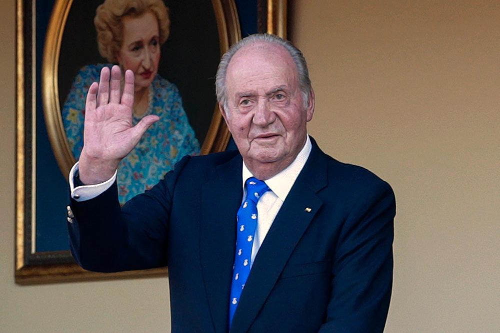 Juan Carlos abdikerade 2014 och lämnade över spanska tronen till sin son Felipe. 
