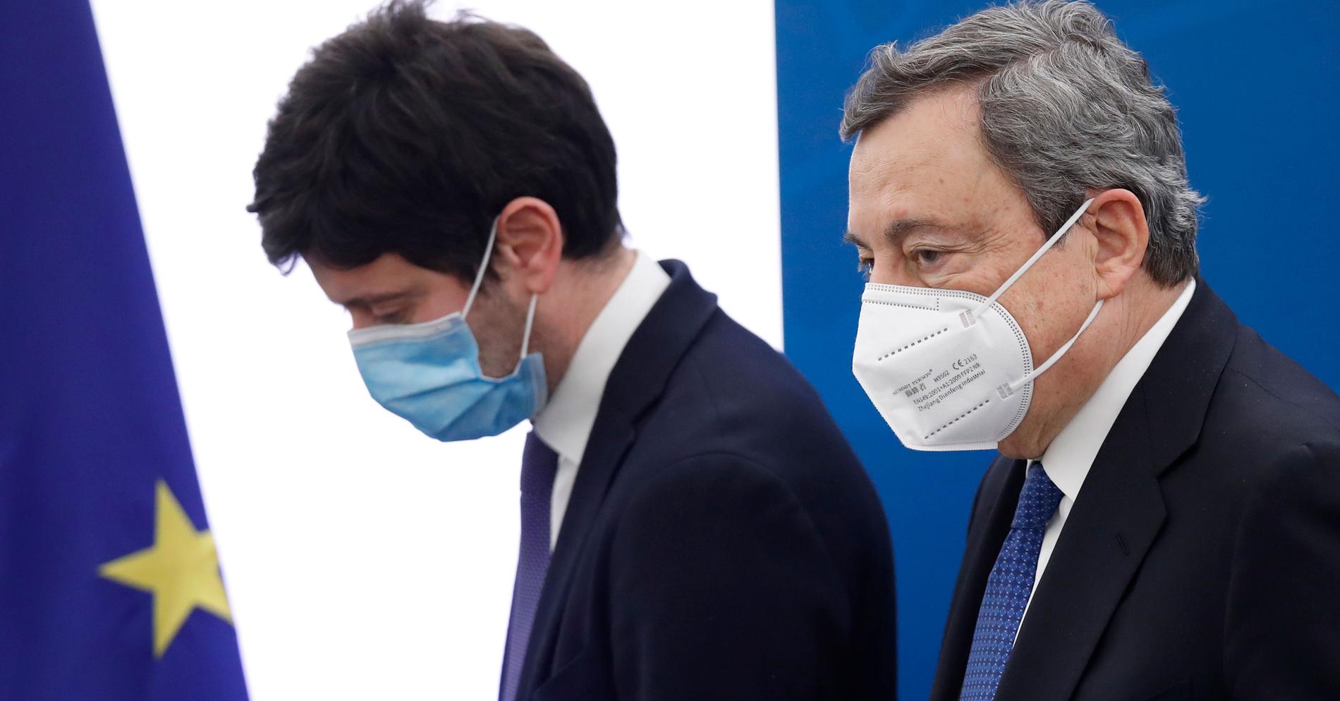  Italiens premiärminister Mario Draghi och hälsovårdsminister Roberto Speranza.