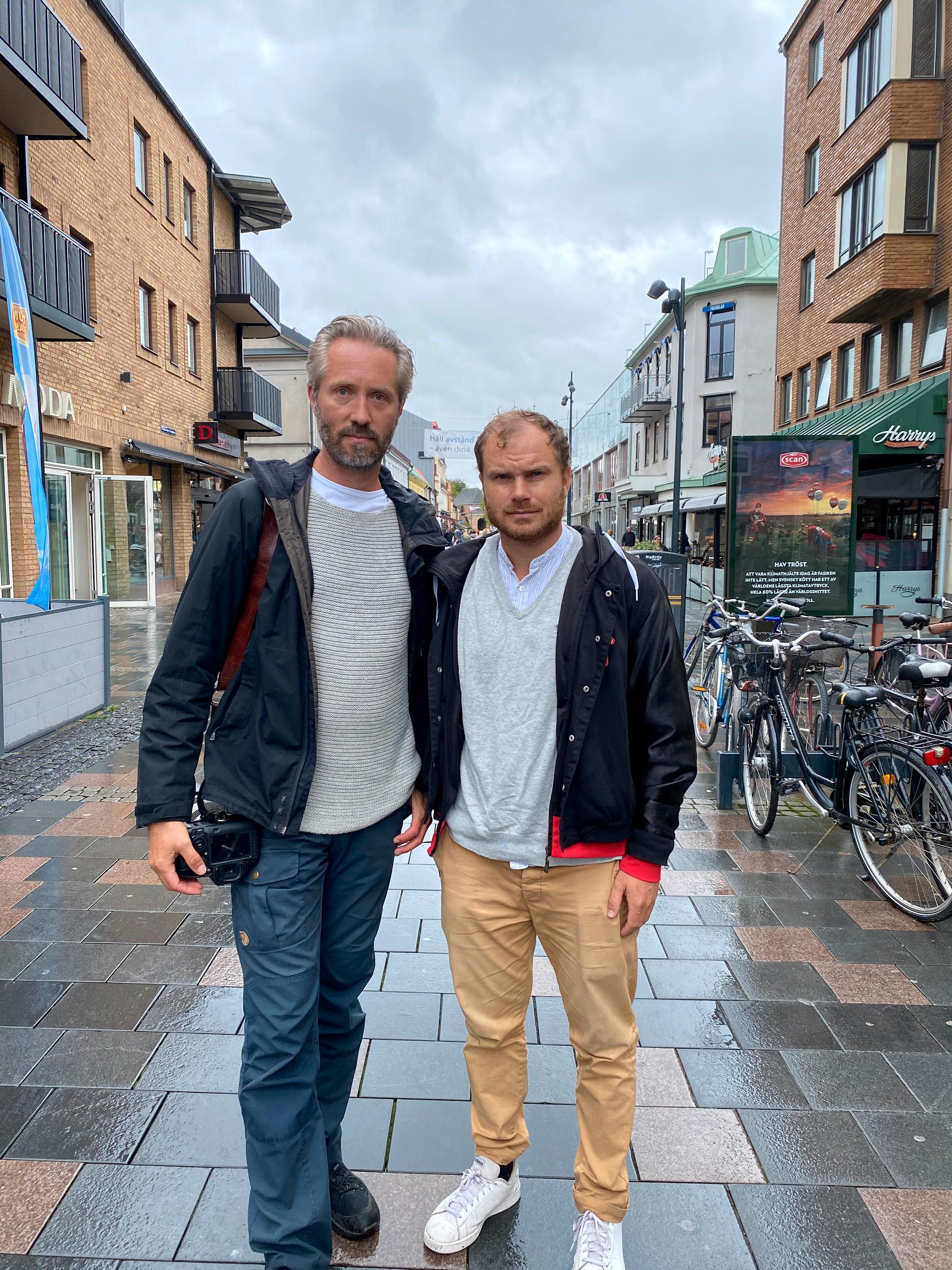Aftobladets team på plats i Halmstad, fotograf Anders Andersson och reporter Petter Larsson