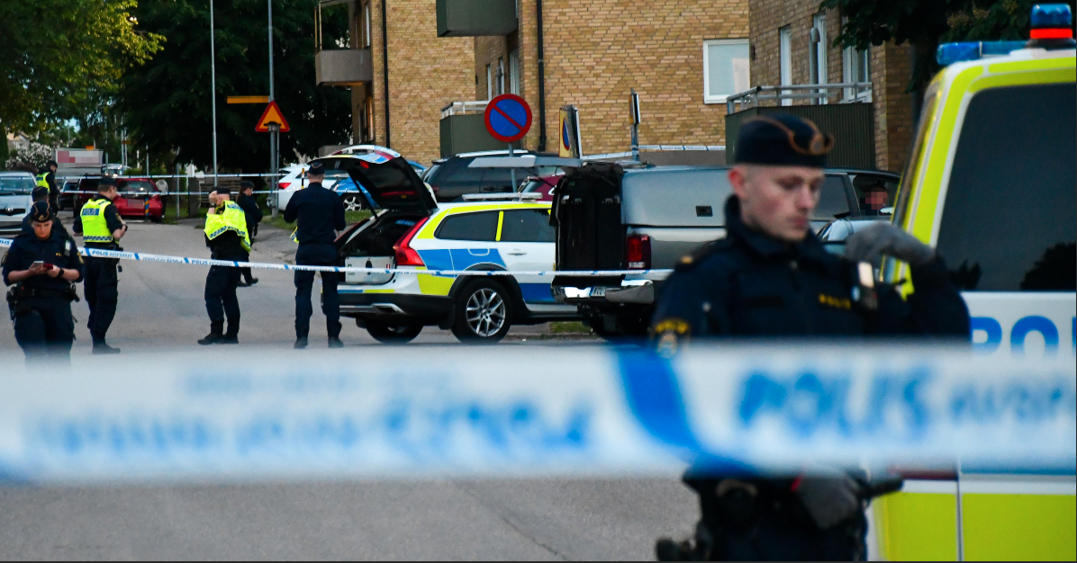 En 40-årig kvinna höggs till döds i Falköping i juni i år. Hennes ex är misstänkt för mordet.
