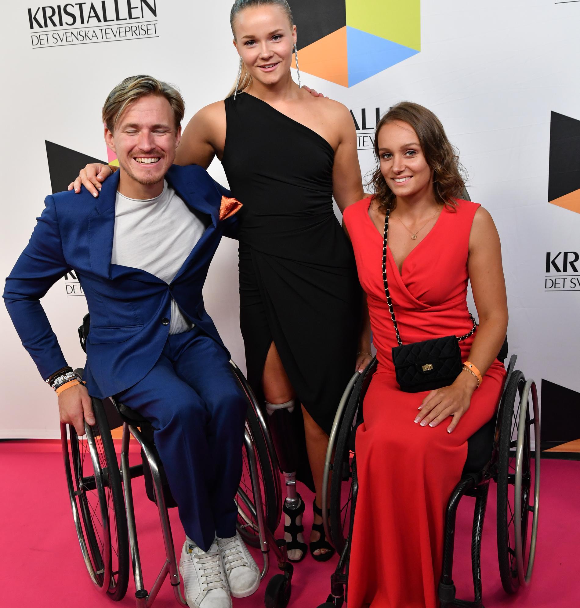 Aron Anderson och Rebecka Sternisa Bellander med sällskap på tv-priset Kristallen 2019.