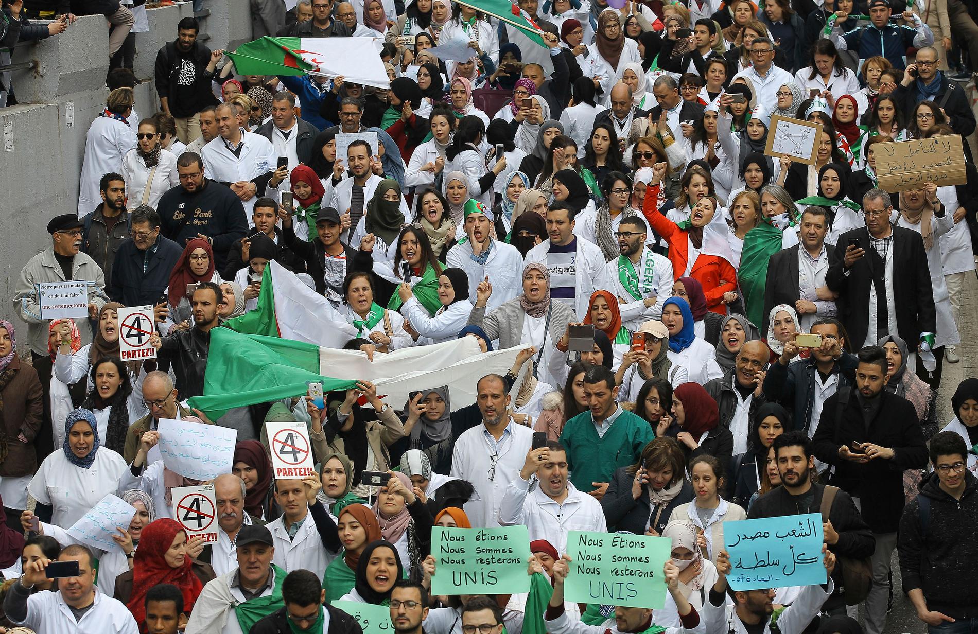 Protester i Algeriet mot president Abdelaziz Bouteflika. Arkivbild.