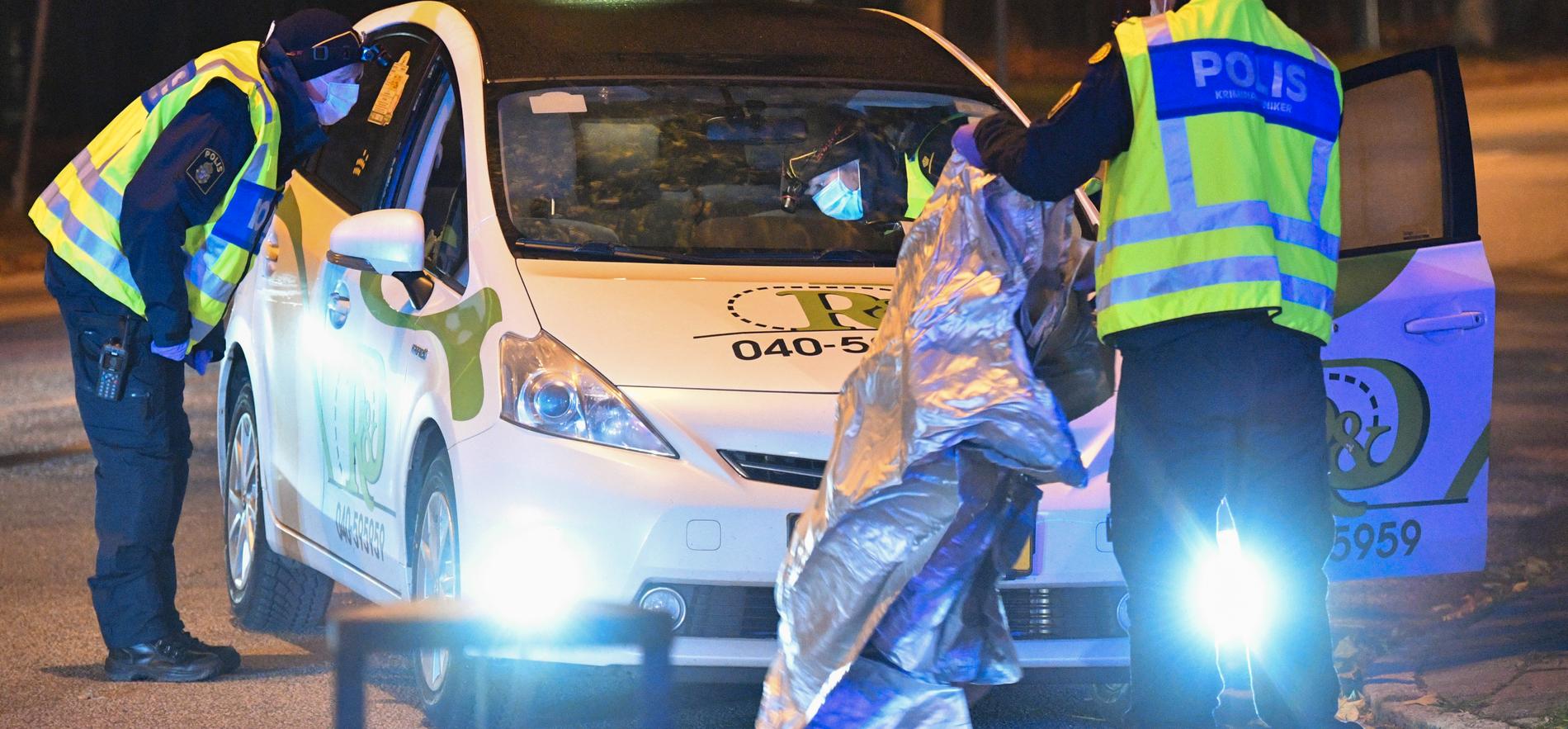 Natten till 3 november förra året blev en chaufför från Ringduve Taxi beskjuten i sin bil i Rosengård i Malmö, ett av flera attacker mot företagets bilar. Nu har bolaget gjort jättekonkurs.
