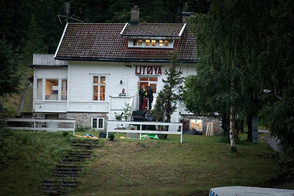 Det var till det här huset på ön som Breivik kom först