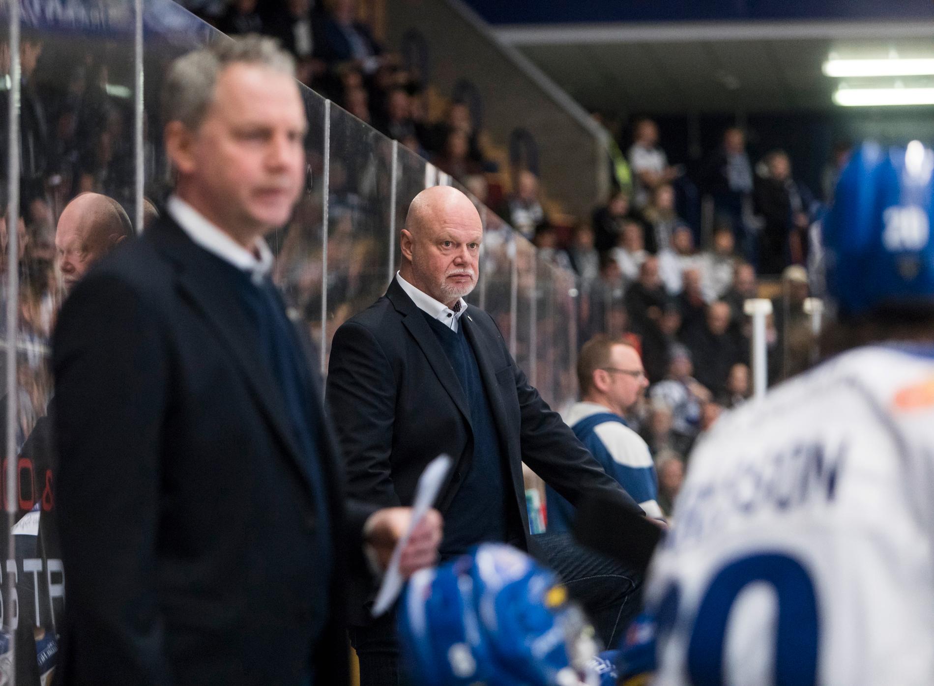 Leksands tränare Roger Melin under annandagens ishockeymatch i hockeyallsvenskan mellan Leksand och Almtuna.