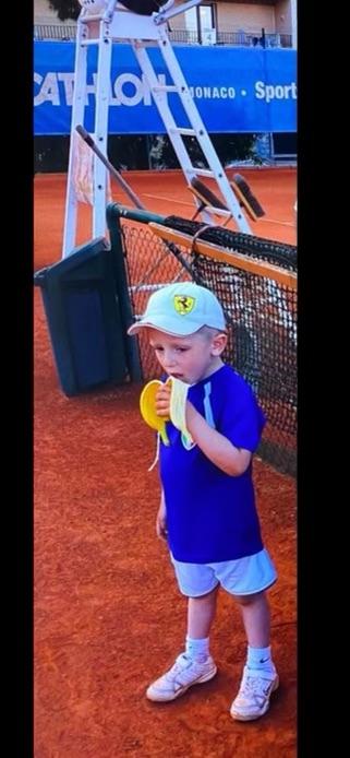 Här har en fyraårig William Rejchtman Vinciguerra redan spelat tennis i ett par år. Han är på plats i Cap-d'Ail i Frankrike – samma ställe där han var i final i turneringen J200 Cap d'Ail i år.