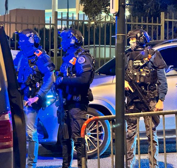 Tungt beväpnad polis efter terrordådet i Bryssel. 