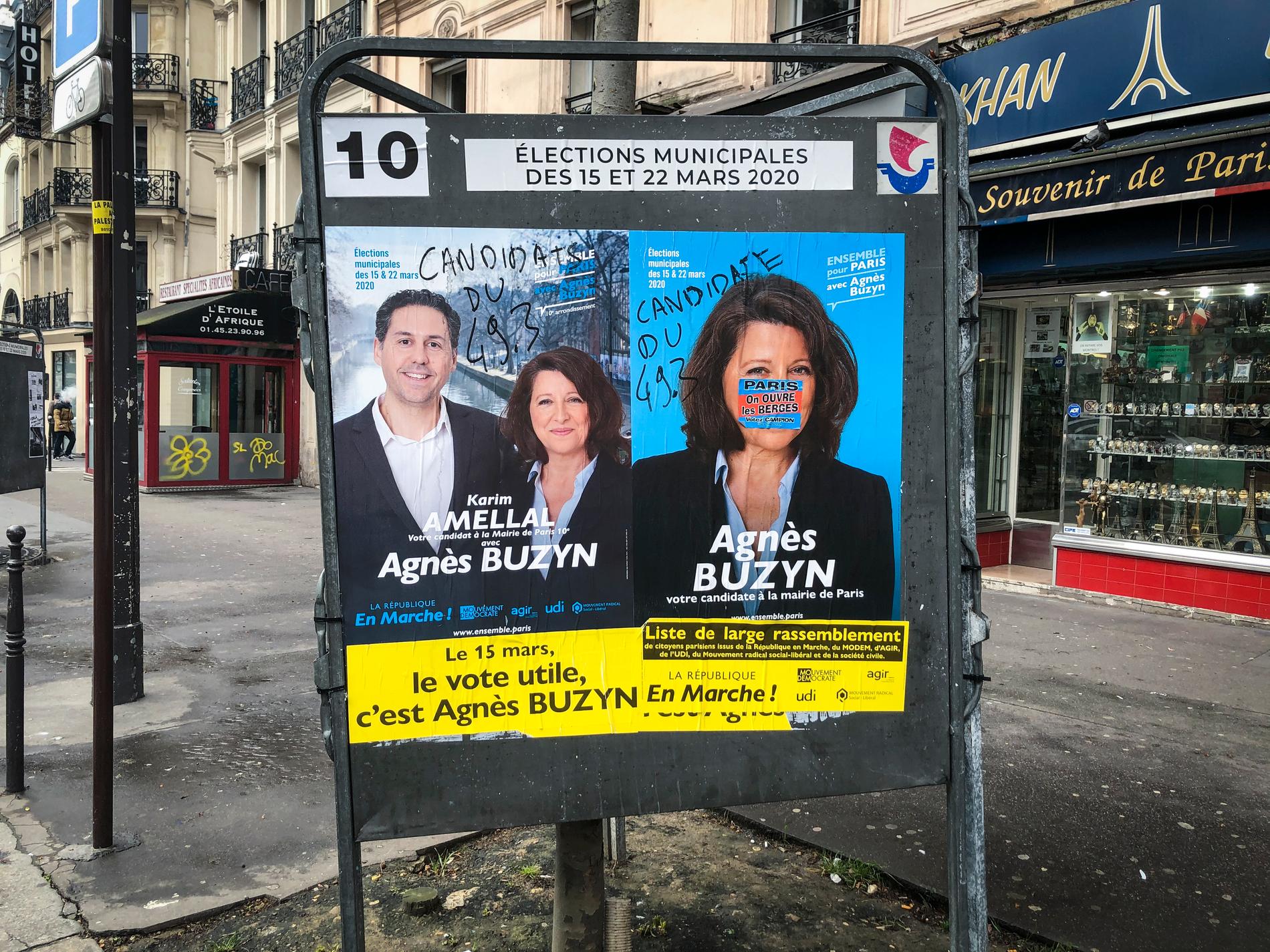 Nedklottrade affischer för Agnès Buzyn, som kandiderar för presidentpartiet LREM i borgmästarvalet i Paris.