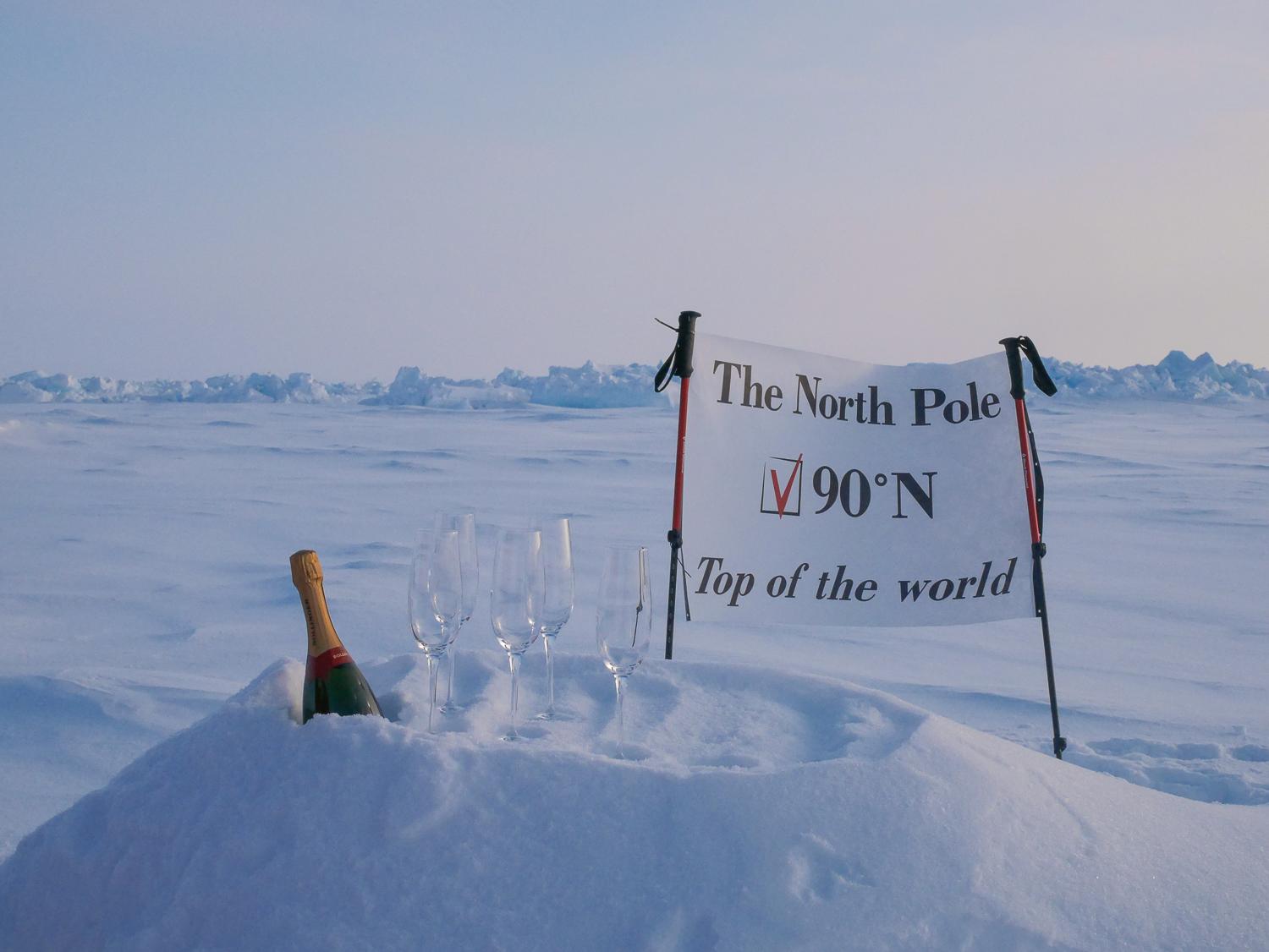 Det är inte  Luxury actions första expedition till Nordpolen, men den första med övernattning. 