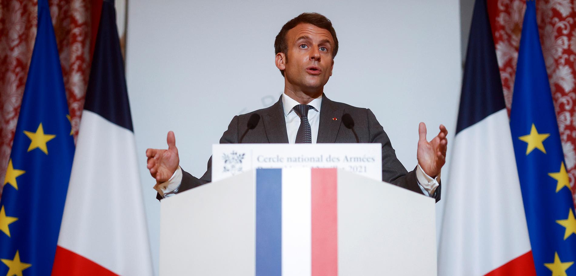 President Emmanuel Macron vill liberalisera landet på tio år.