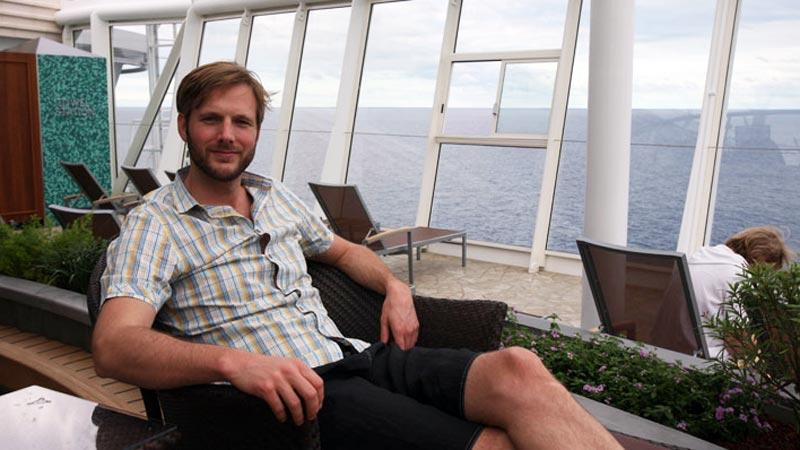 Aftonbladet RESA:s reporter Johan Söderlund var förste svenske resenär ombord på världens största kryssningsfartyg i veckan – och fann sig snabbt tillrätta...