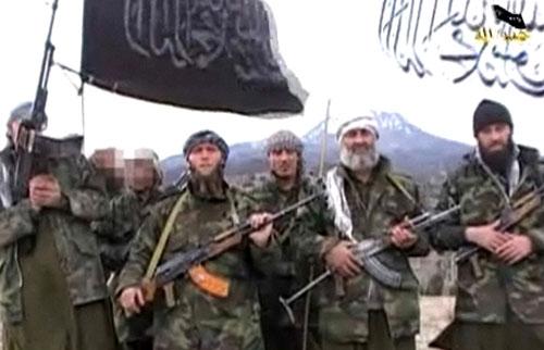 Träningsrekryter En grupp tyska extremister tränas i Pakistan. Bilden är tagen för drygt ett år sedan. Personerna på bilden är en del av gruppen som kallar sig ”Tyska muslimer mot heligt krig”.