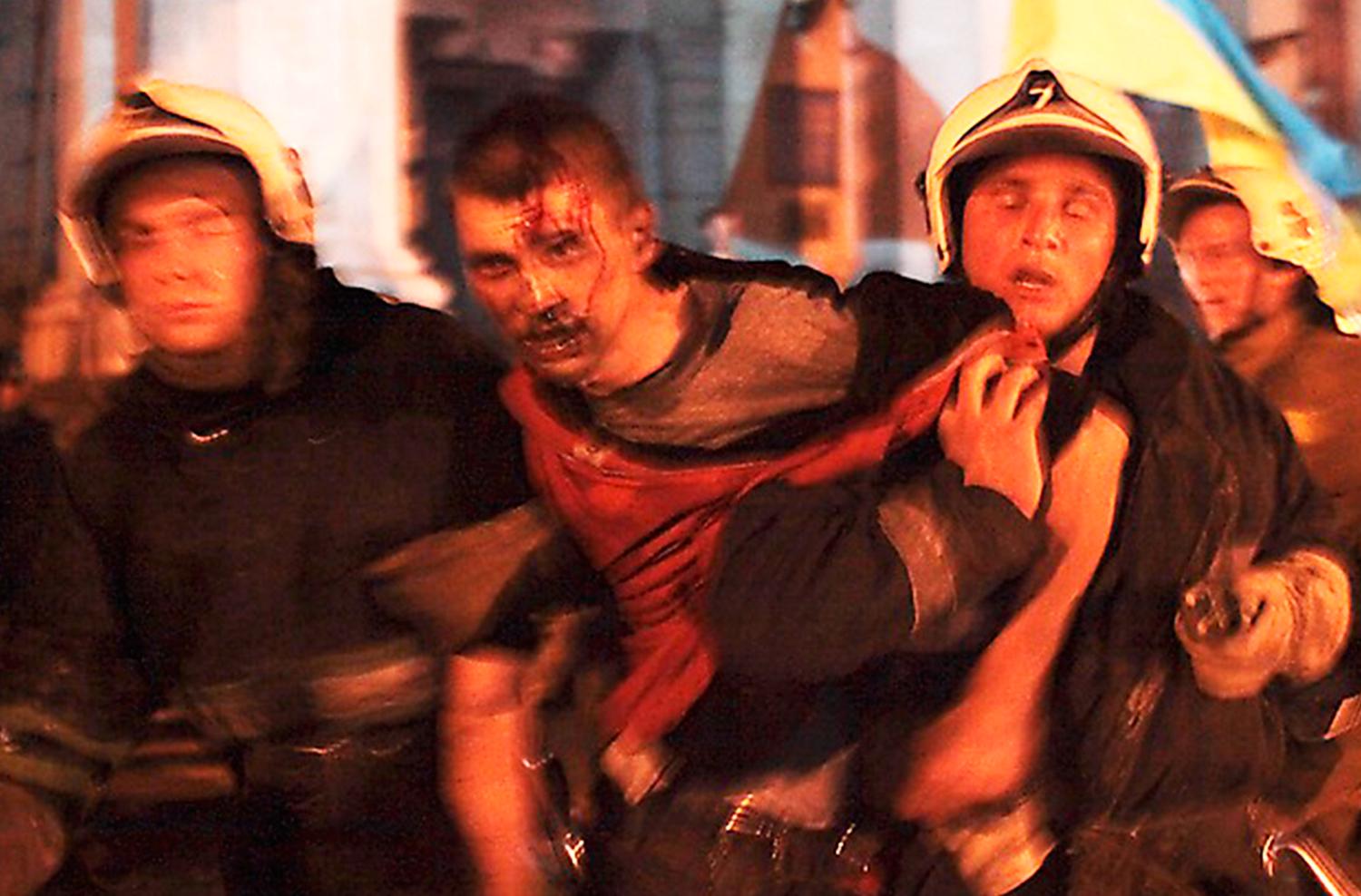 50 människor dödades när nationalister attackerade Fackföreningens hus i Odessa.