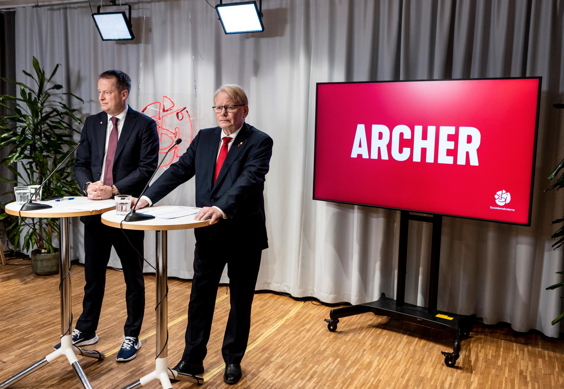 Archer på agendan när Anders Ygeman och Peter Hultqvist kallade till pressträff.