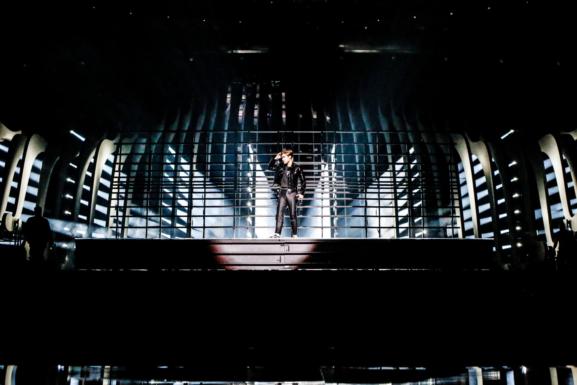 Benjamin Ingrosso under andra repet på Eurovisions scen i Altice Arena i Lissabon