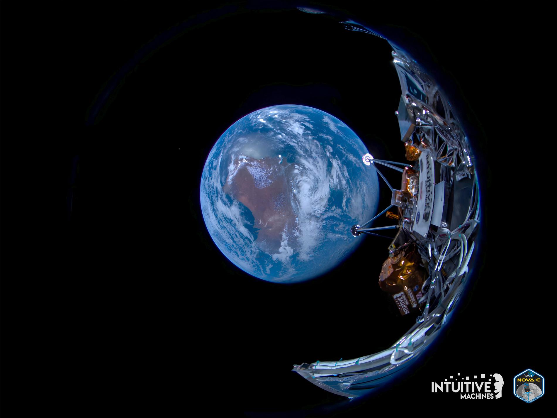 Månsonden Odysseus, med jorden i bakgrunden. Bild från 16 februari.