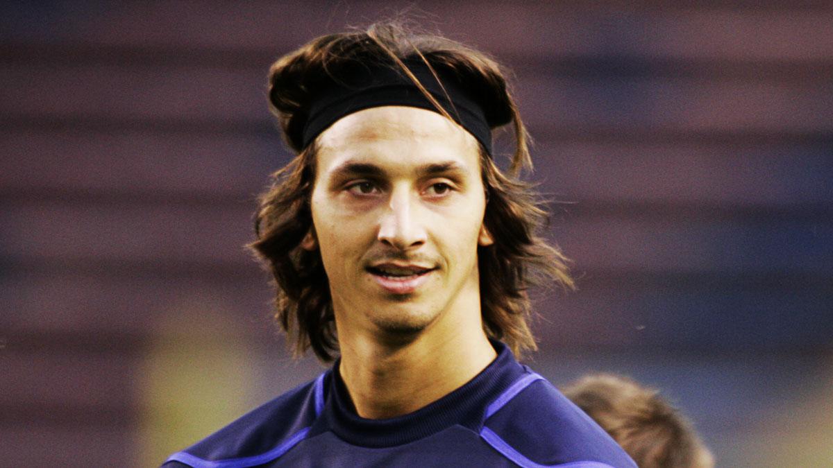 Pannband Hösten 2008 var håret ännu längre. Då tränade Zlatan med landslaget – i bannband.