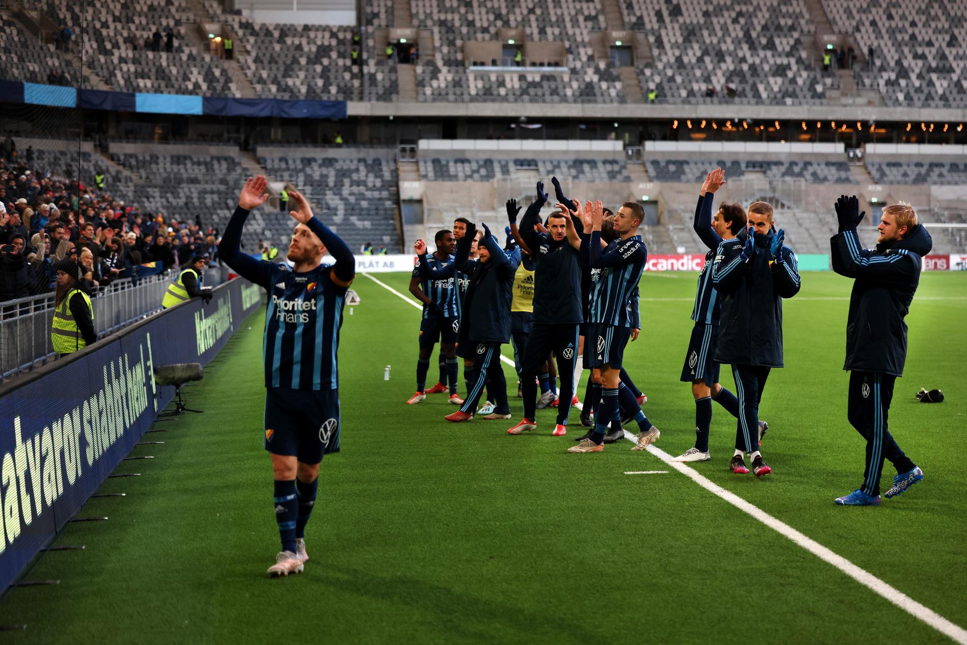 Djurgårdens spelare tackar publiken för stödet efter 3–2-segern mot Kalmar FF.