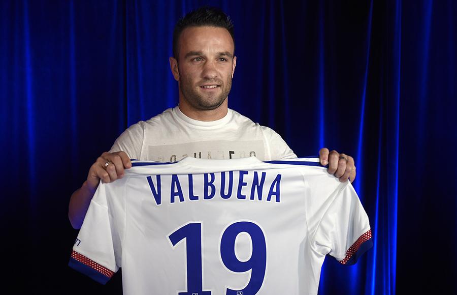 Valbuena presenterades av Lyon den 11 augusti.