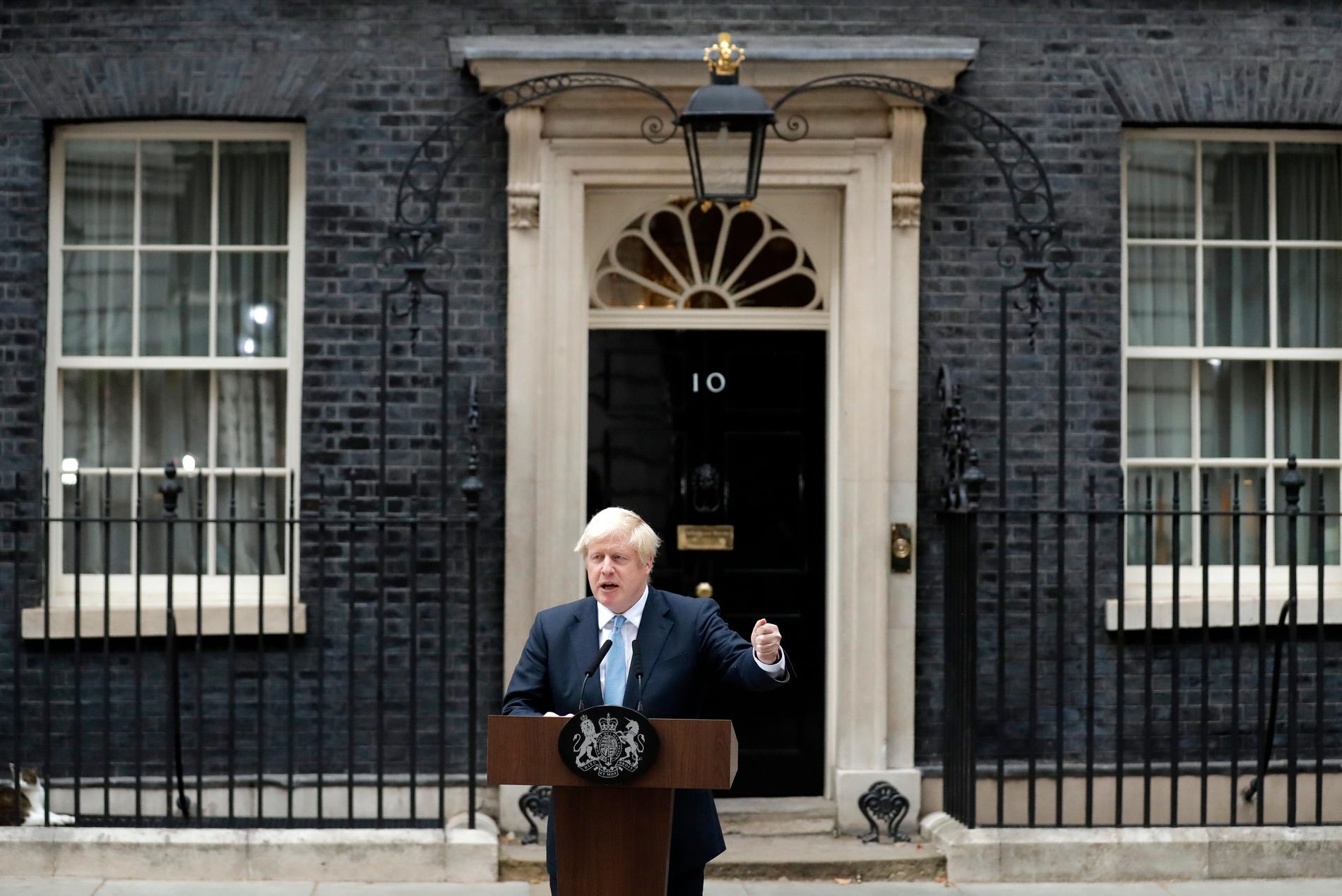 Boris Johnson talade utanför 10 Downing Street på måndagen. 