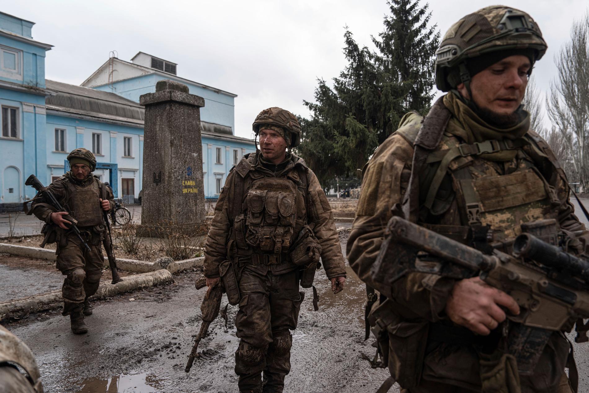 Ukrainska soldater i närheten av frontlinjen. Bilden är tagen den 8 mars.