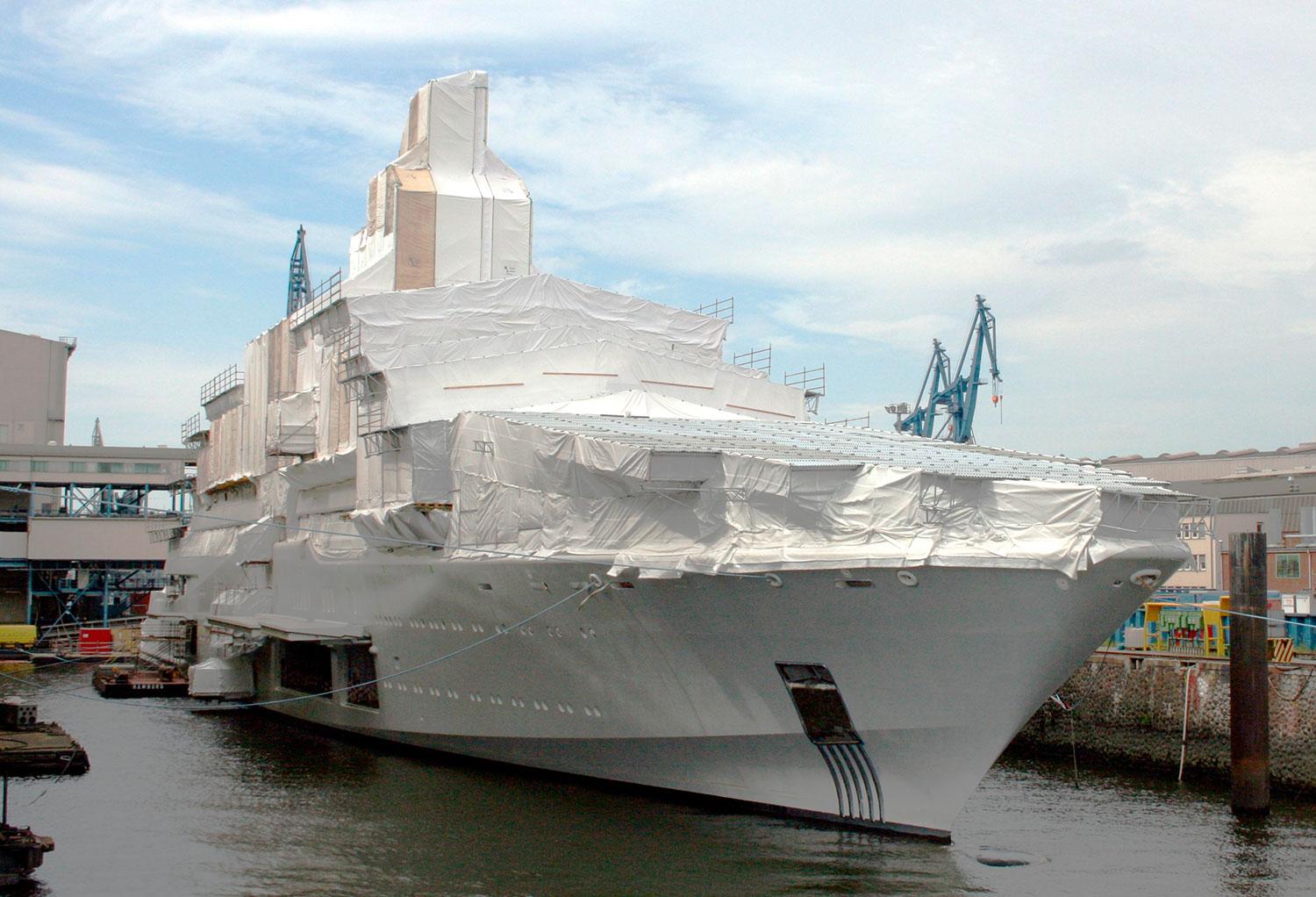 Eclipse byggdes av varvet Blohm + Voss i Hamburg där hon sjösattes 2009.