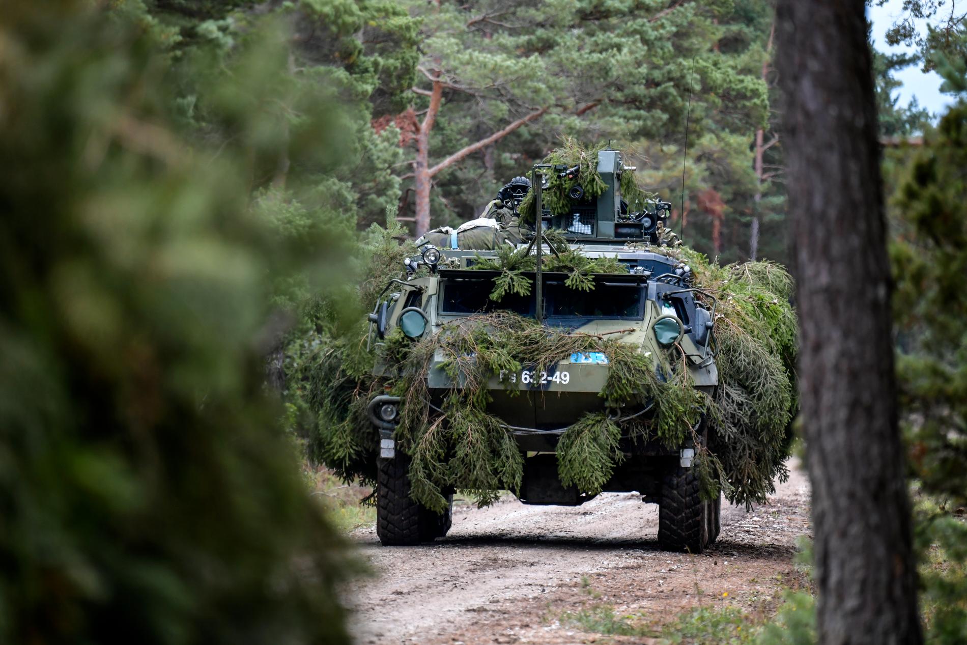 Ett finländskt pansarterrängfordon av under en samövning mellan finländska och svenska trupper på Tofta skjutfält på Gotland förra sommaren.