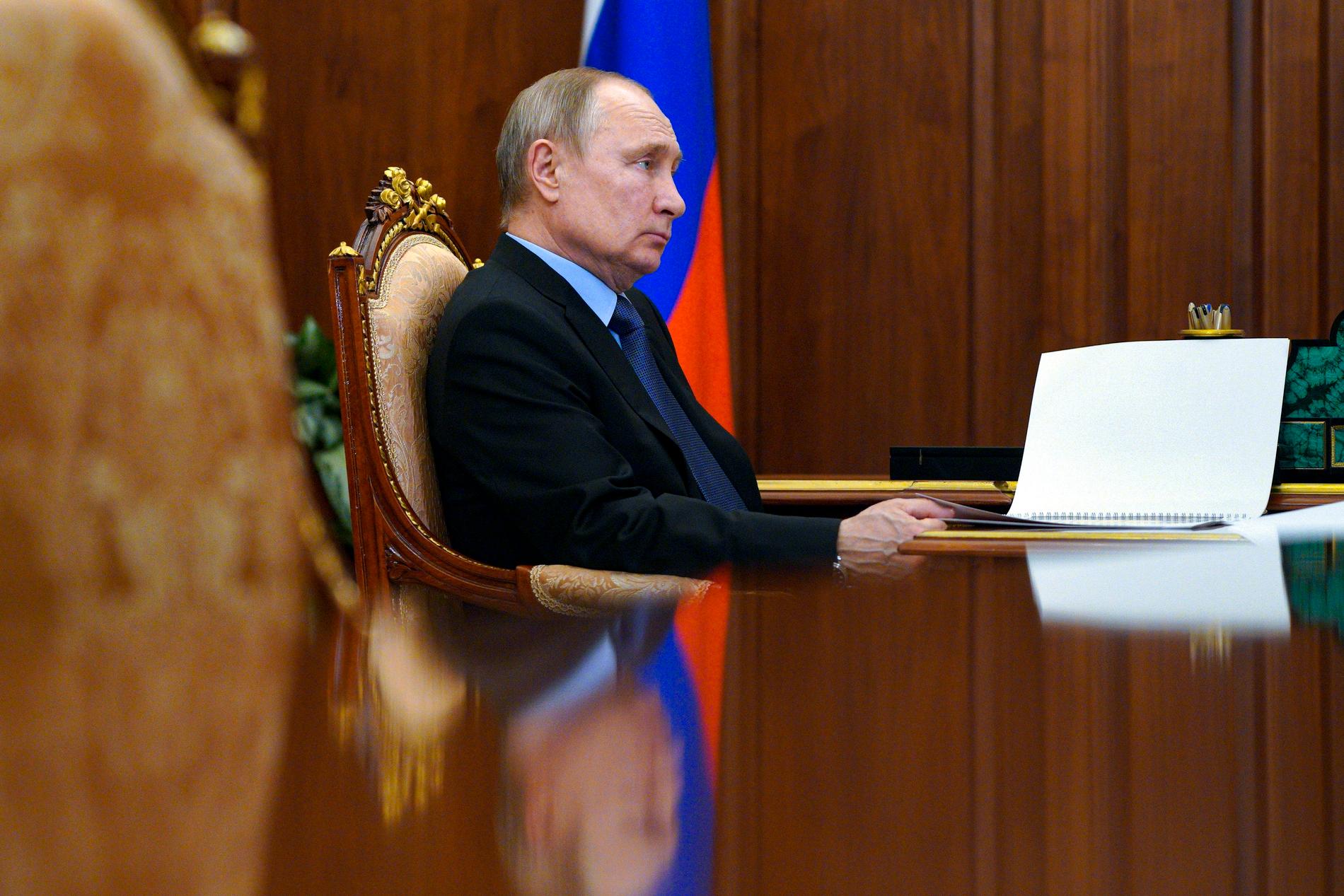 Vladimir Putin under ett möte i Moskva 5 april 2021.