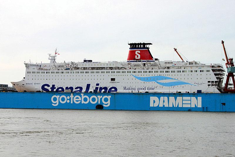 Stena Spirit på en arkivbild när hon ligger i en docka i Göteborg. Färjan är 176 meter lång, kan ta 460 bilar och 1700 passagerare. Hon byggdes 1987.