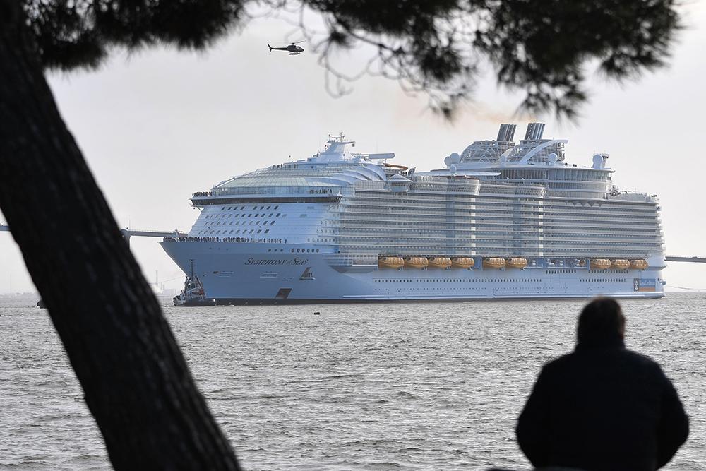 Symphony of the Seas blir med sina 362 meter världens största kryssningsfartyg.