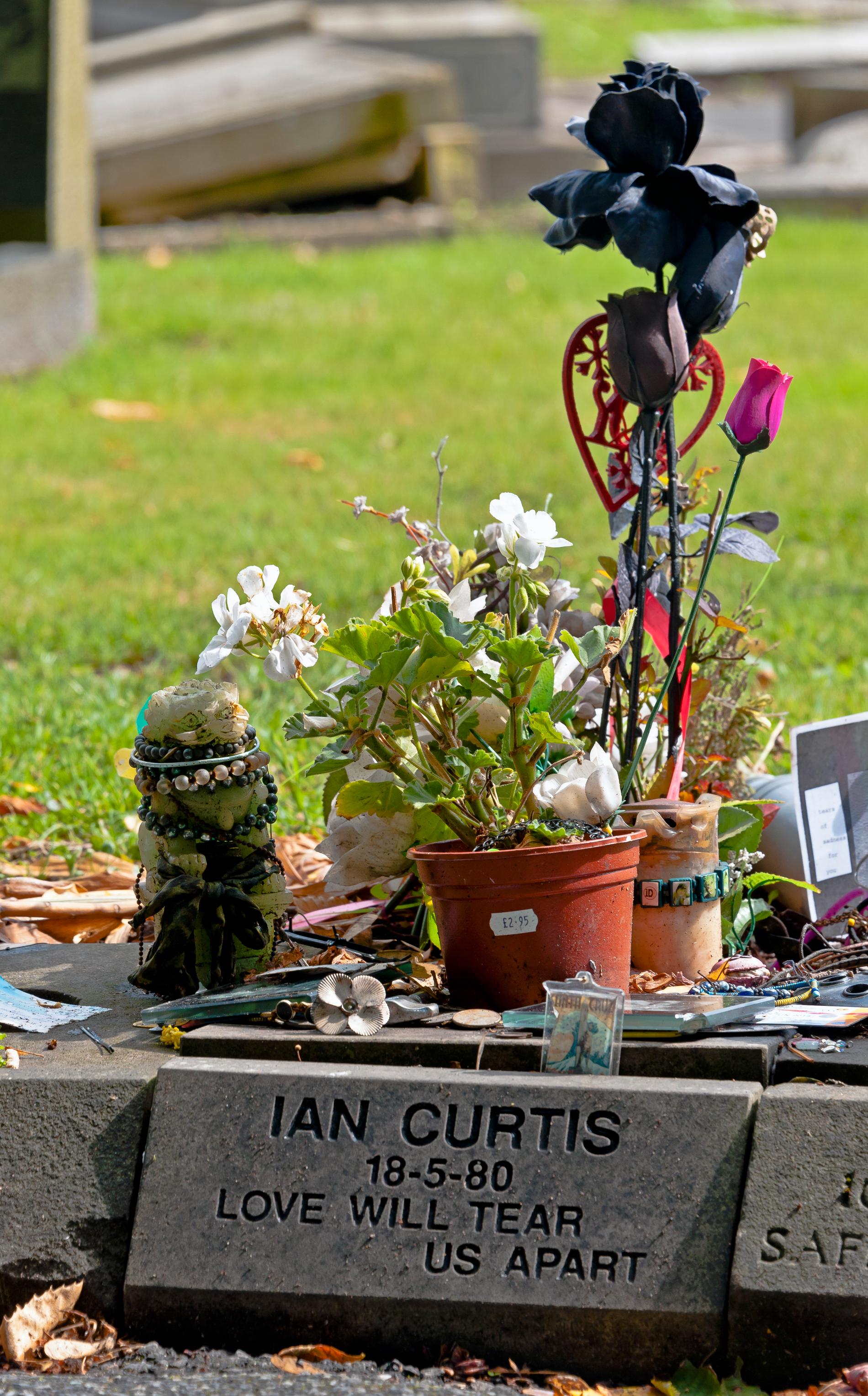 Ian Curtis grav i Macclesfield, söder om Manchester.