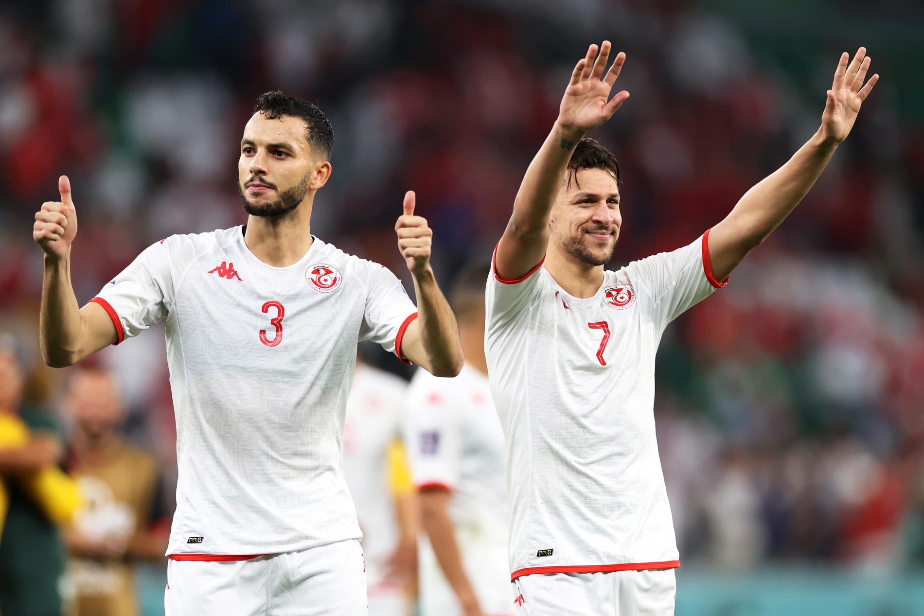 Montassar Talbi and Youssef Msakni efter 0–0 i VM-premiären mot Danmark. 