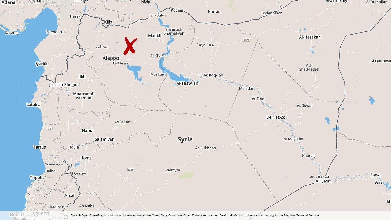 Minst 14 personer dödades och 33 skadades när en bilbomb exploderade i norra Syrien på lördagen, uppger det oppositionella Syriska människorättsobservatoriet.