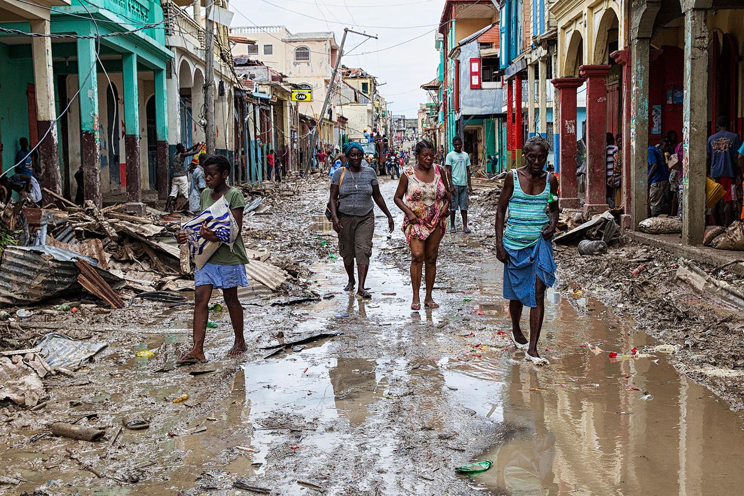 Hopplösheten sprider sig i det fattiga och drabbade Haiti.