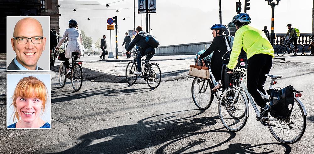 I Köpenhamn cykelpendlar i dag 60 procent av befolkningen mot cirka 7 procent i Stockholmsregionen. Och det handlar inte om att avstånden i Sverige är längre. De allra flesta svenskar har inte en längre väg till jobbet än danskarna och i storstäderna skulle de dessutom oftast komma fram snabbare, skriver debattörerna. 