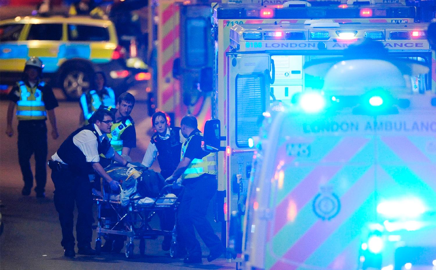 Flera personer är skadade efter terrorattacken i London.