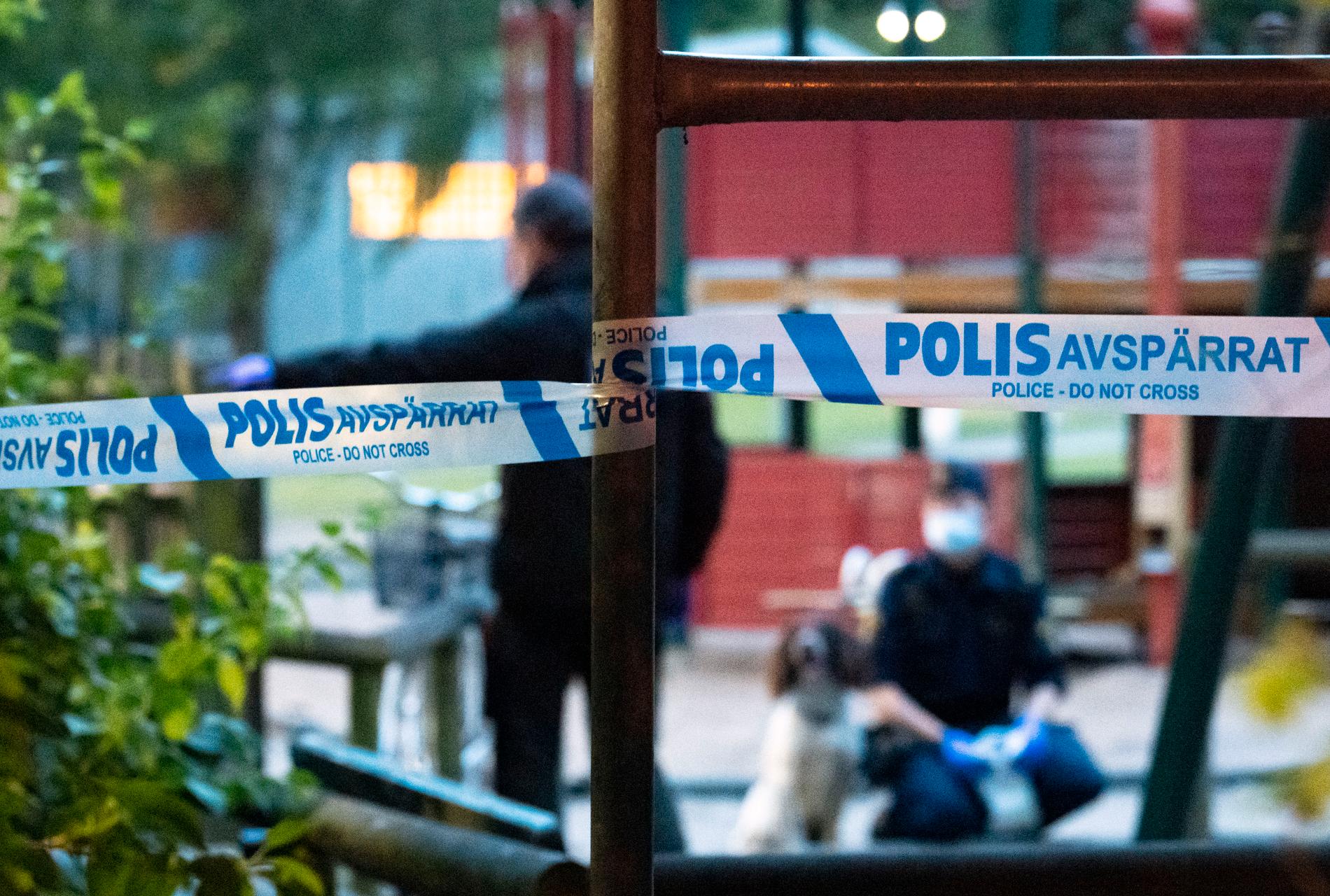 Polisen jobbar efter en misstänkt skottlossning i Malmö tidigare i juni. Gängkriminalitet debatteras nu i riksdagen.