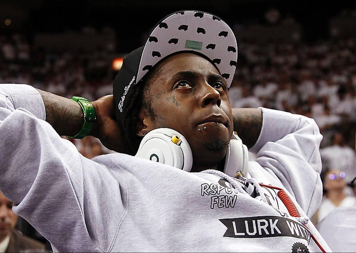 Lil Wayne fick nödlanda.