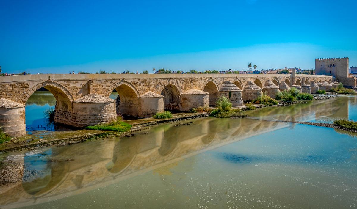 Bron i Cordoba, Andalusien – Long Bridge of Volantis