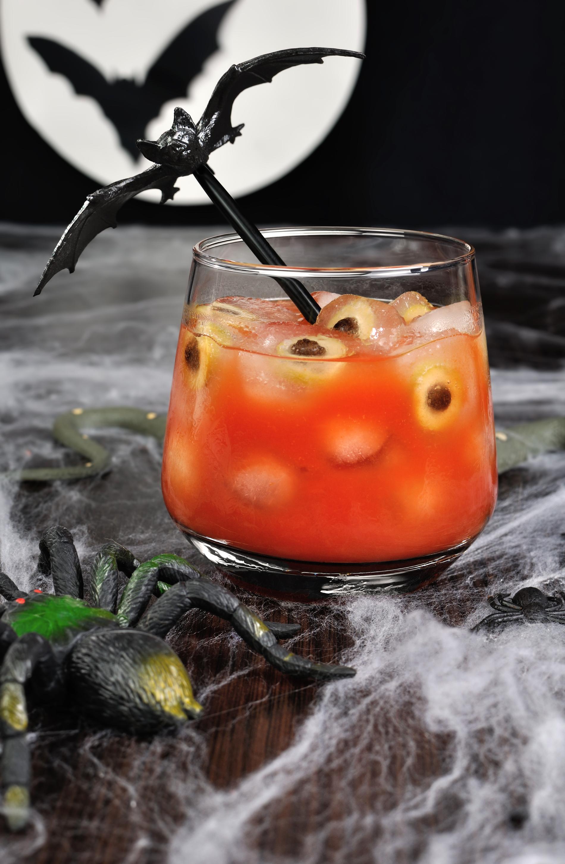 Blodig Halloweendrink med tomatjuice