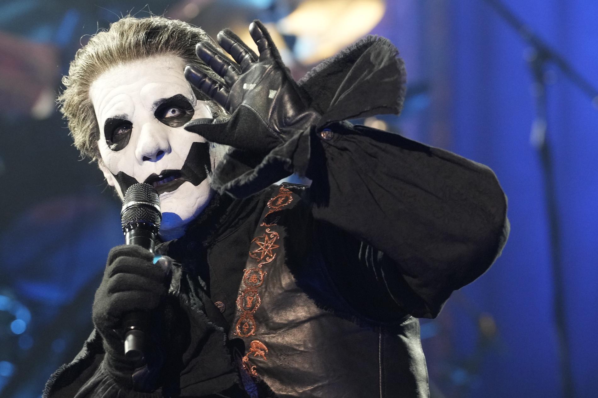 Samspelet mellan frontmannen Tobias Forge, i rollen som Papa Emeritus IV, och publiken var stark under Ghosts konsert på Avicii Arena.