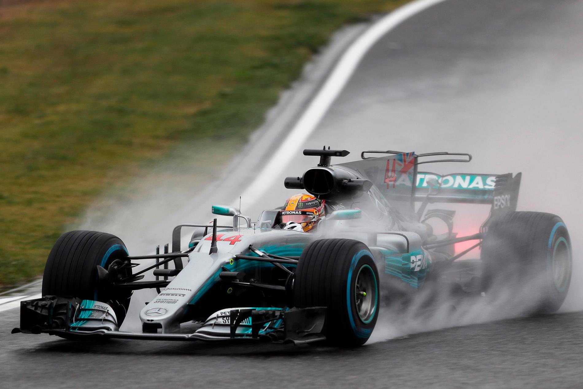 F1: Hamilton hoppfull trots ösregn på Suzuka
