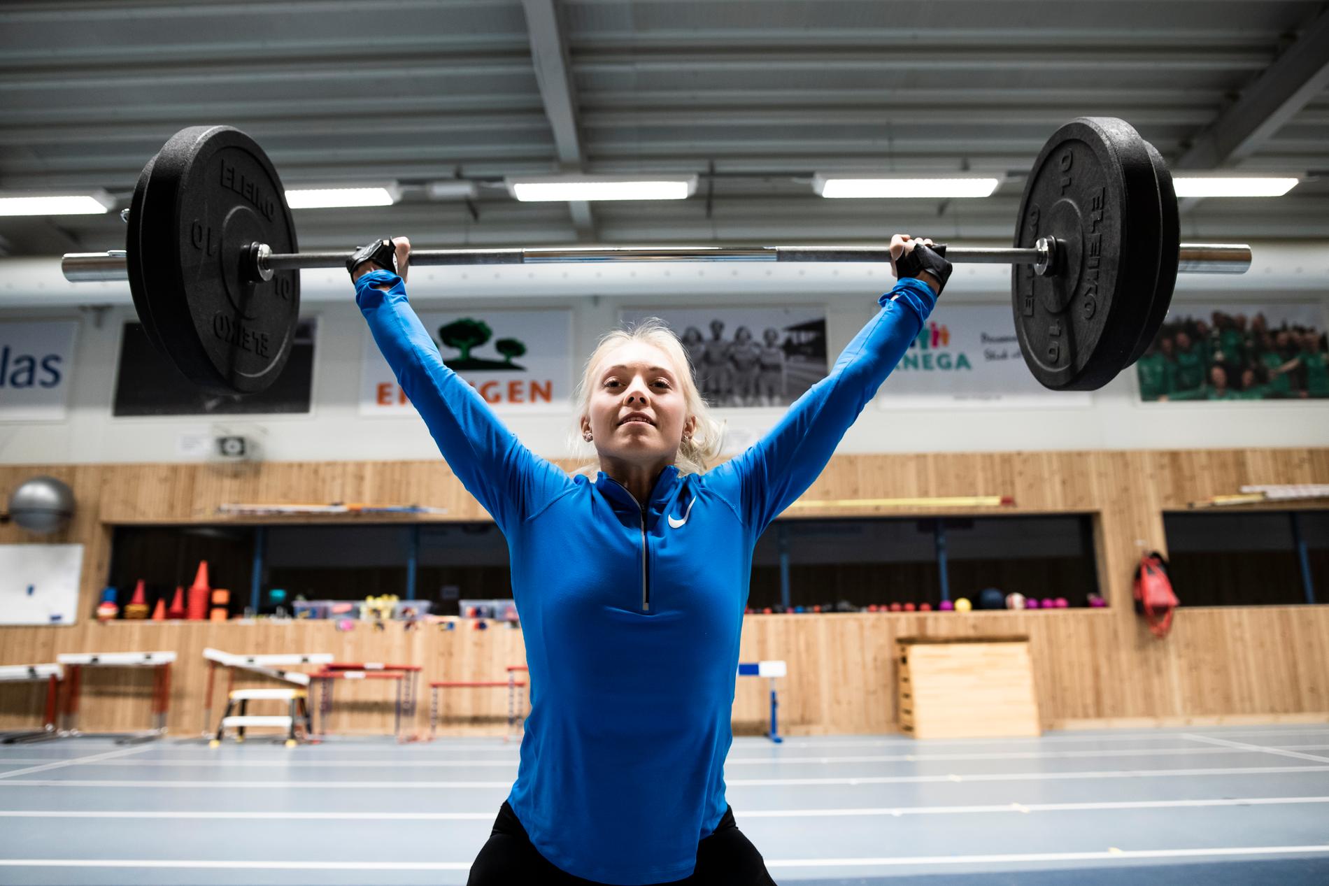 Tilde Johanssons personliga rekord i frivändning är 82,5 kilo.