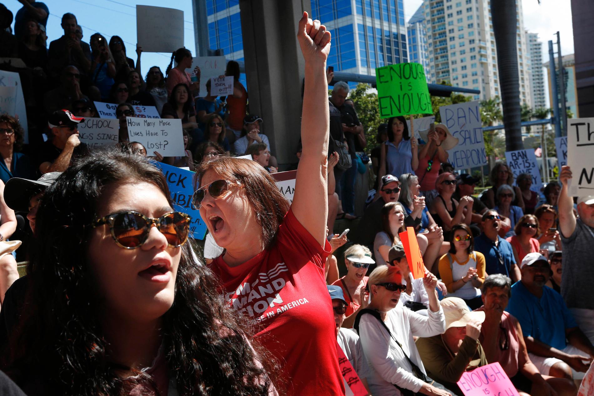 Demonstrationer i Florida efter den dödliga skolskjutningen i onsdags.