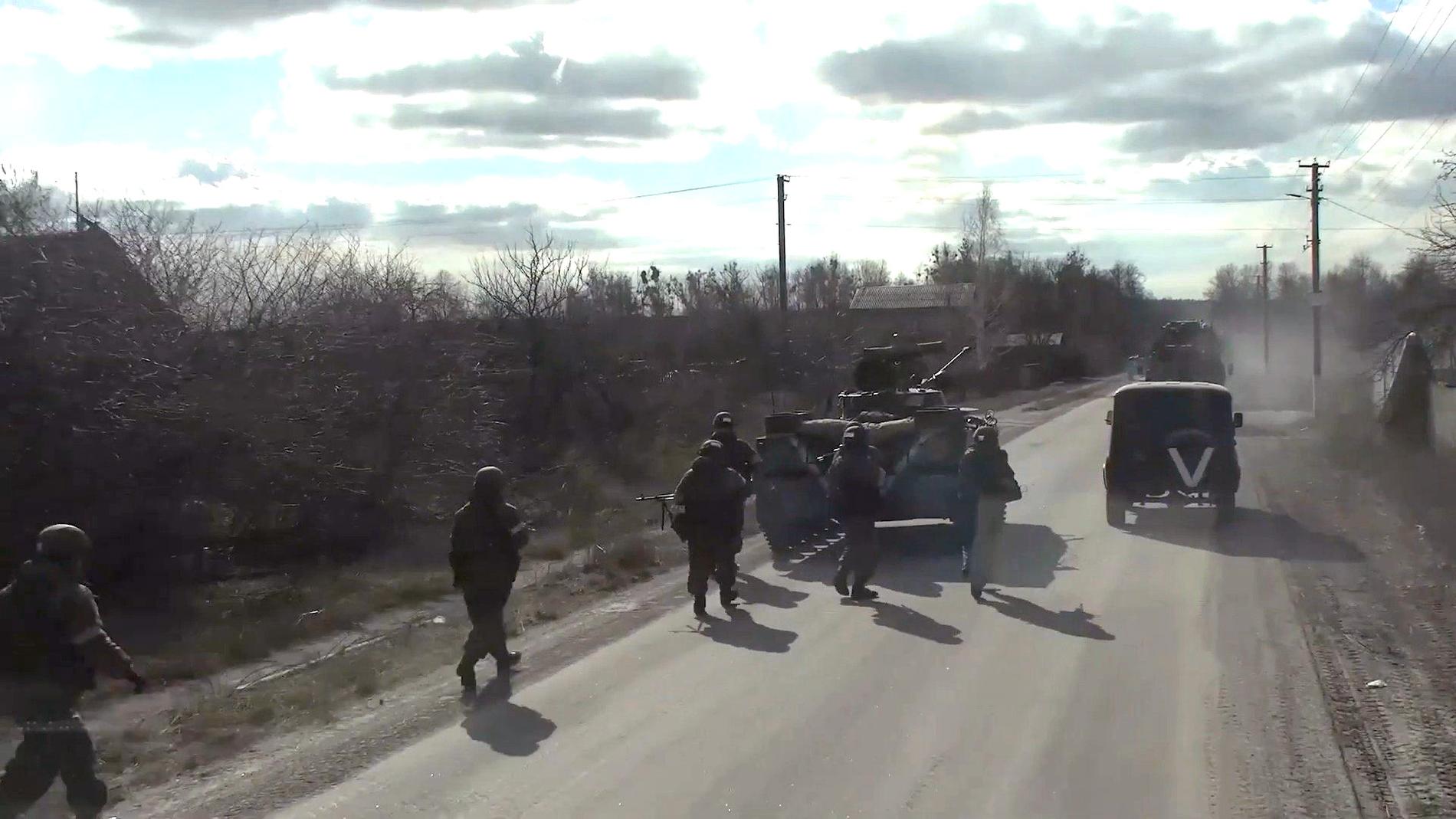 Ryska soldater inne i Ukraina. Arkiv från mitten av mars. 